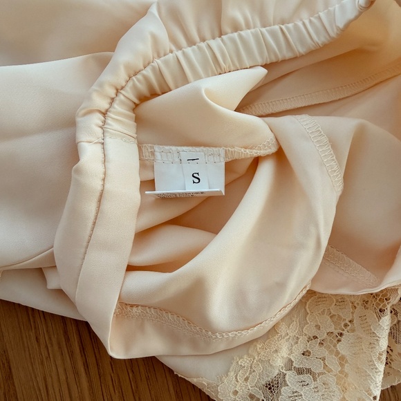 Lace Trimmed Satin Shorts - Set of 2 - Size S - Picture 3 of 5